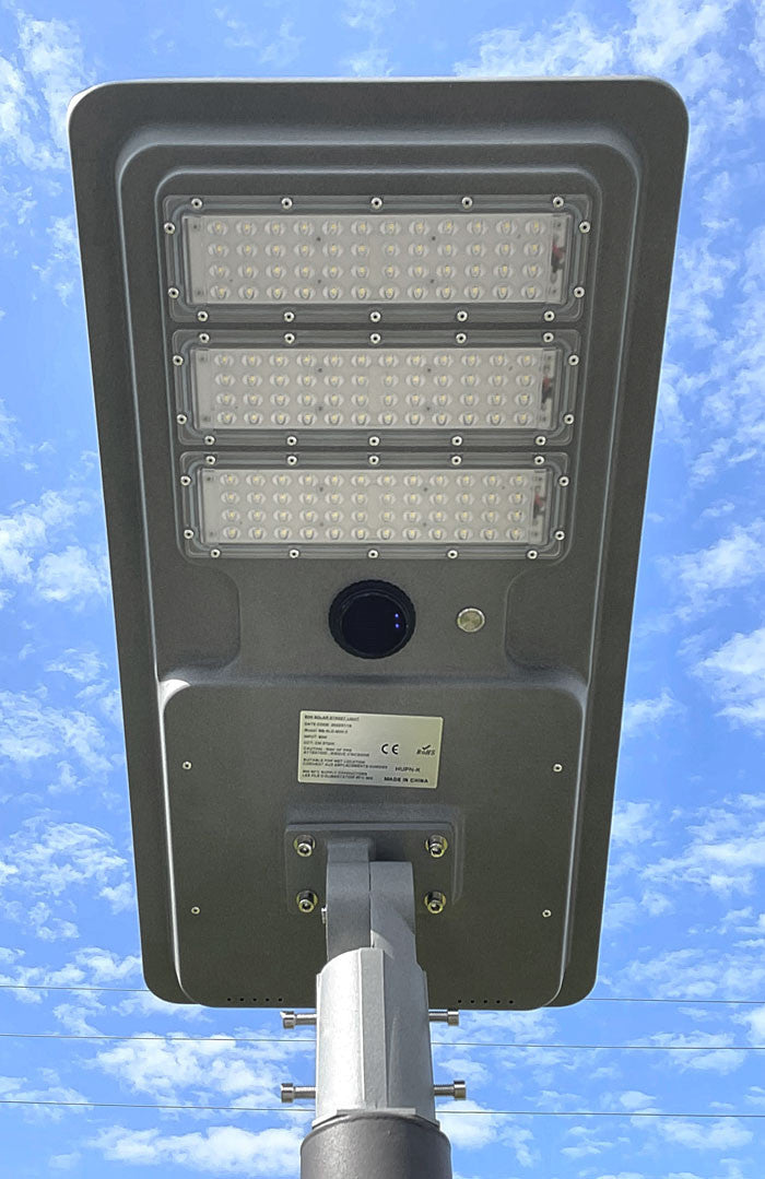 LED Solar Dusk to Dawn Light - 10 Watt - 1000 Lumens - 5000K Daylight - Pole Mount - with Motion Sensor