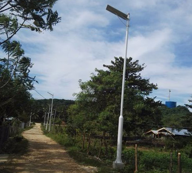 Solar LED Dusk to Dawn Pole Light - 50 Watt - 5,000 Lumens - With Clamp and Arm Mounting
