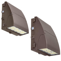 SGW1, battery back up, adjustable 30˚ LED array for customized target illumination. Switchable CCT (3K, 4K, 5K) and wattages from 30 to 70 Photocontrol, four conduit hubs and integral level.